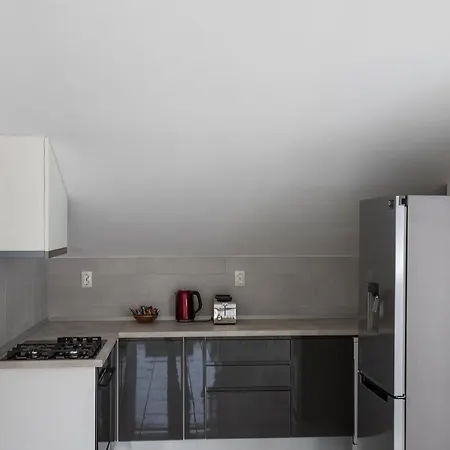 Apartment Hedonist *